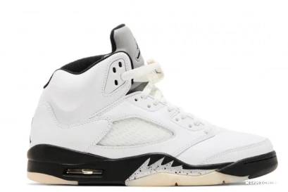 'WHITE 5 RETRO BLACK' JORDAN 0824
